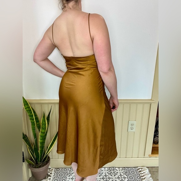 Massimo Dutti Burnt Yellow/Rust Crinkle Satin Halter Dress Open Back Sz 6 - Picture 5 of 9